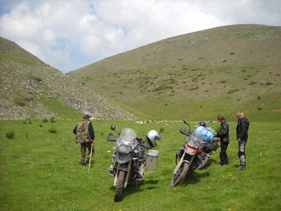 66. NP Mavrovo - za cca 40km první člověk, kterého jsme potkali (potkali jsme dva).jpg